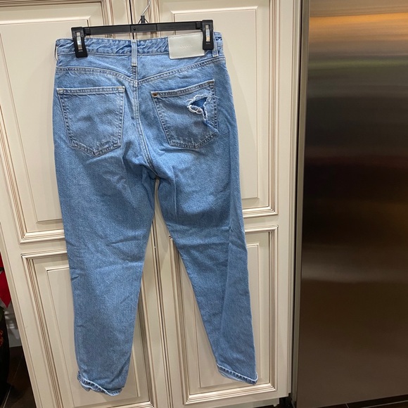 Distressed jeans - Picture 2 of 2